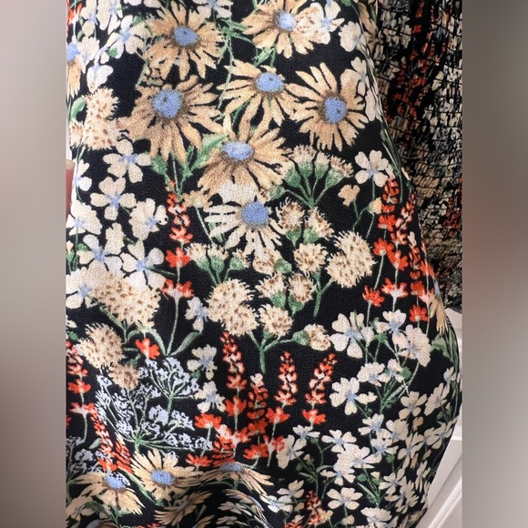 H&M floral blouse - Picture 4 of 4